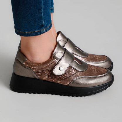 Zapatos con Plataforma y Amortiguación: Comodidad y Estilo en Cada Paso